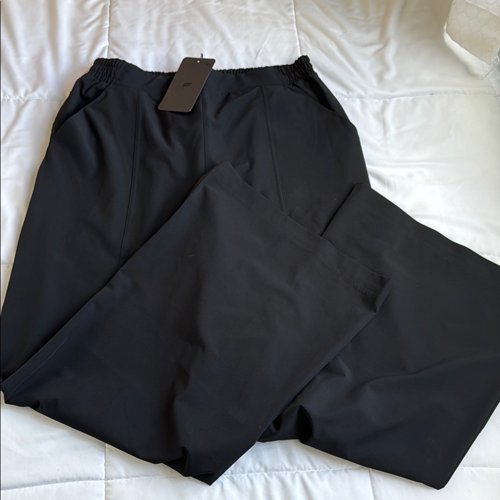 NWT Fabletics Black Downtown Wide-Leg Pants
